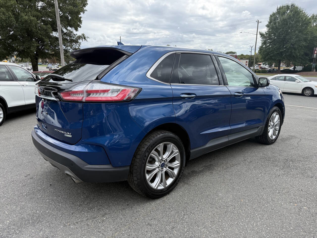 Used 2020 Ford Edge Titanium w/ Equipment Group 301A image 5