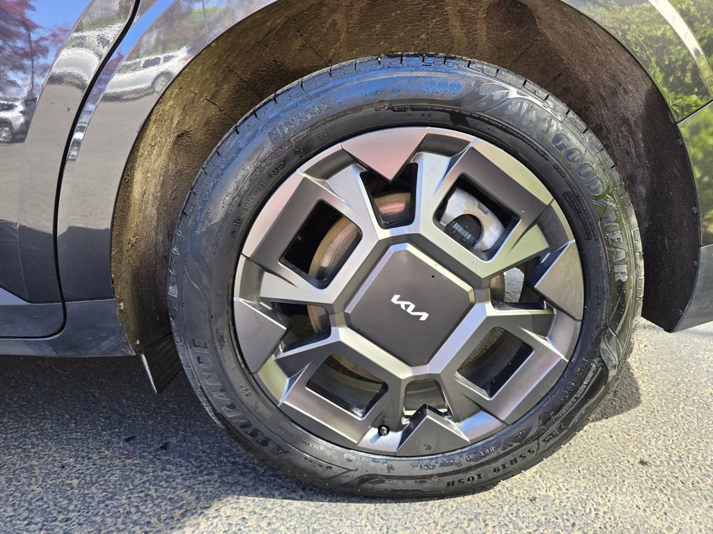 Certified 2025 Kia Carnival EX FWD image 6
