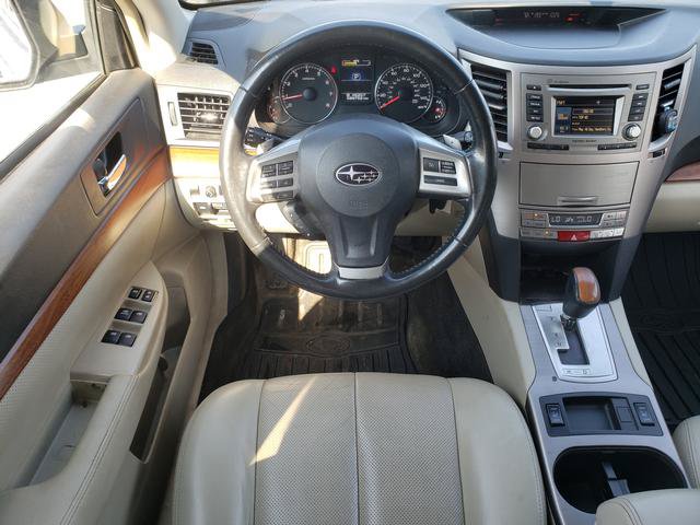 Used 2013 Subaru Outback 2.5i Limited w/ Moonroof Pkg AWD/4WD image 16