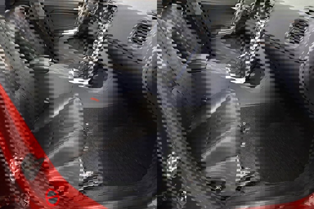 Used 2015 Volvo V60 T5 Premier image 26