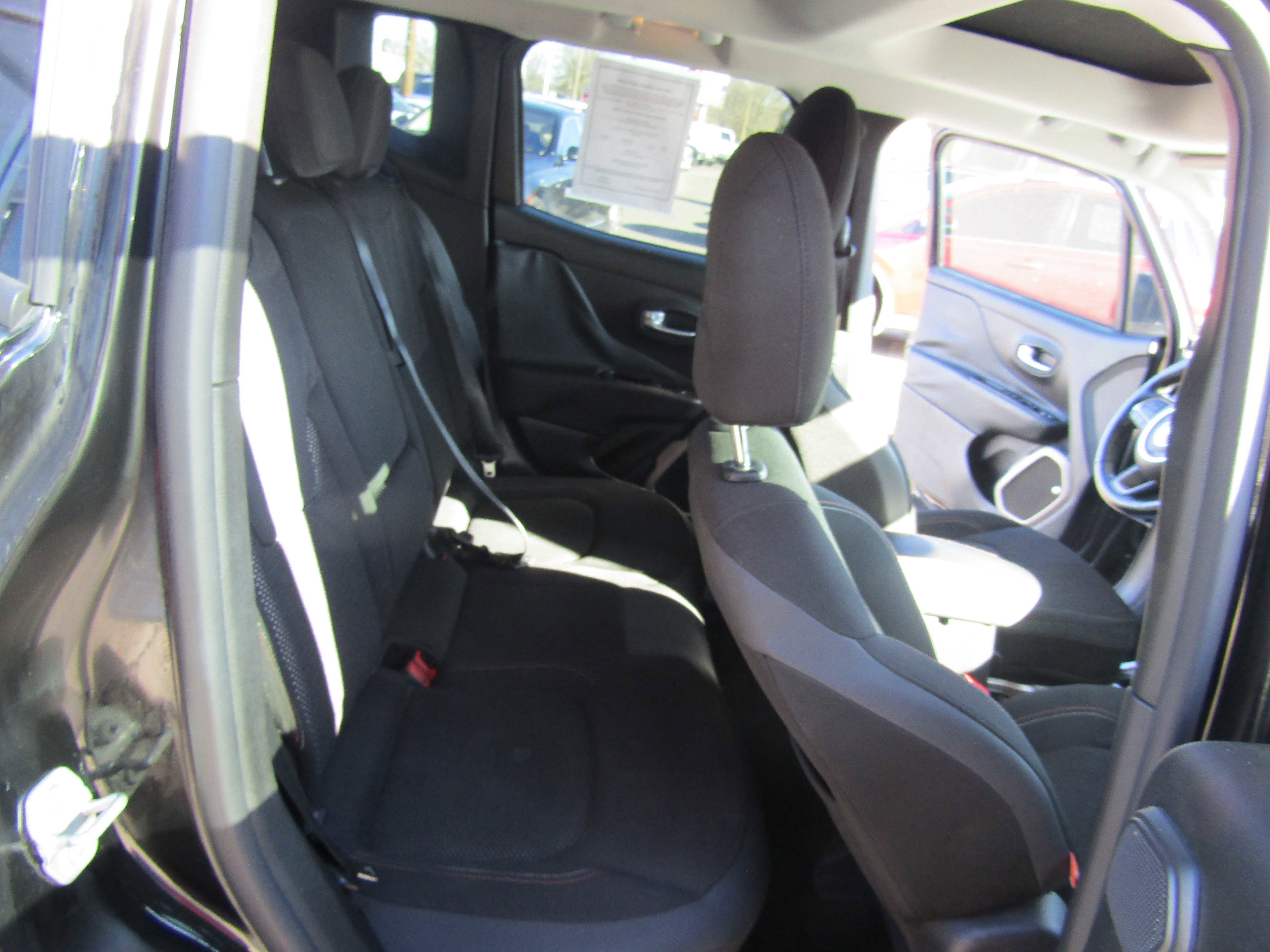 Used 2016 Jeep Renegade 75th Anniversary image 13