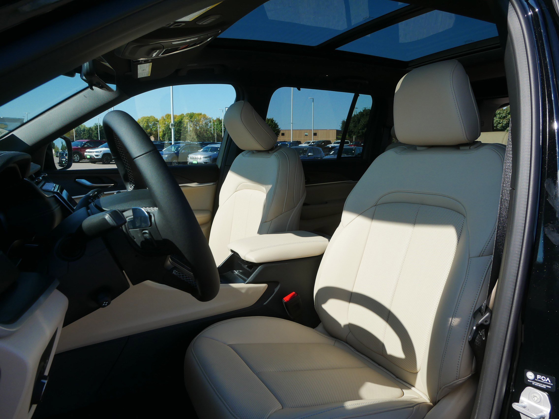 New 2025 Jeep Grand Cherokee Limited image 4