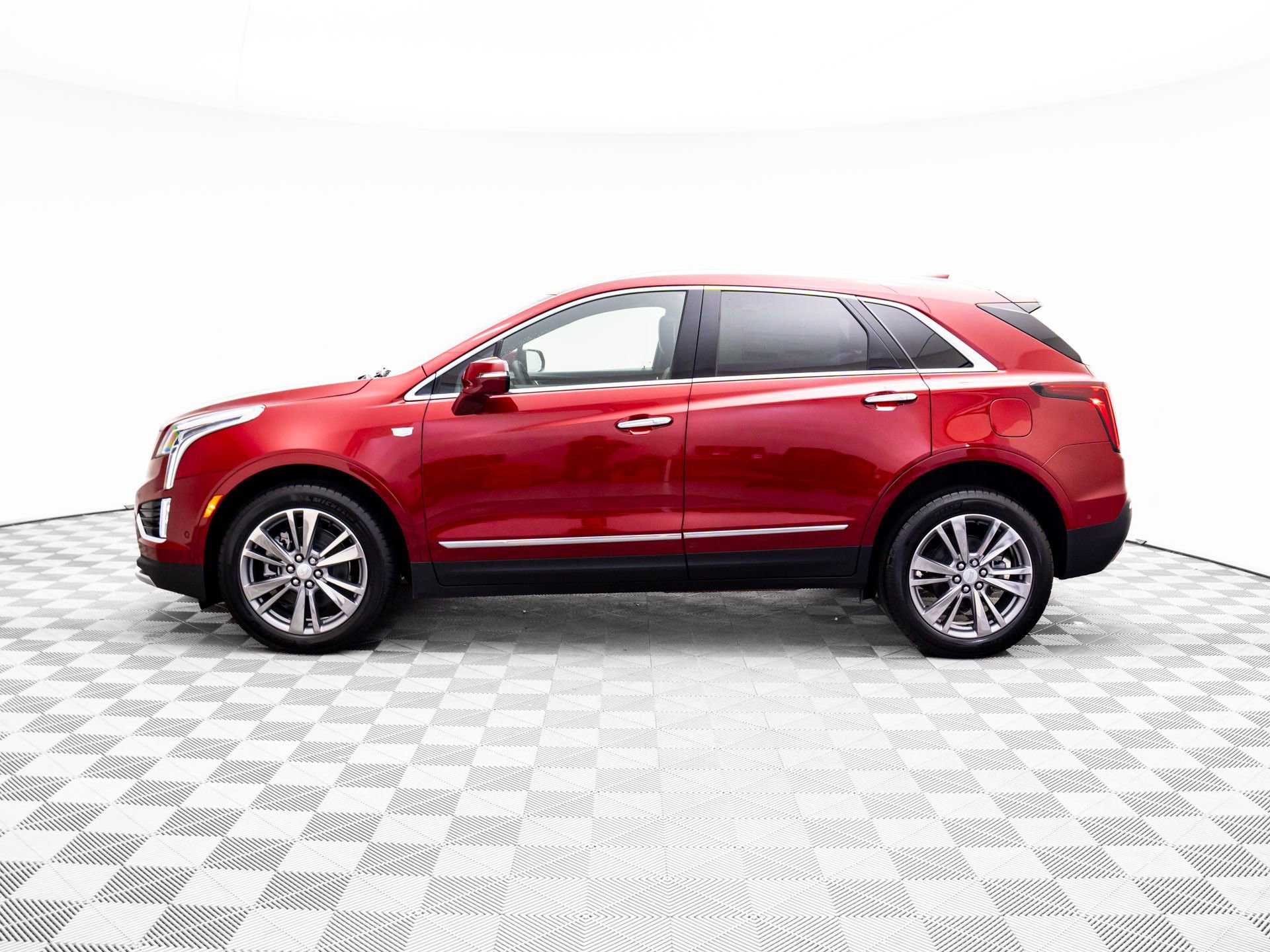 New 2026 Cadillac XT5 Premium Luxury w/ Driver Assist Package image 2