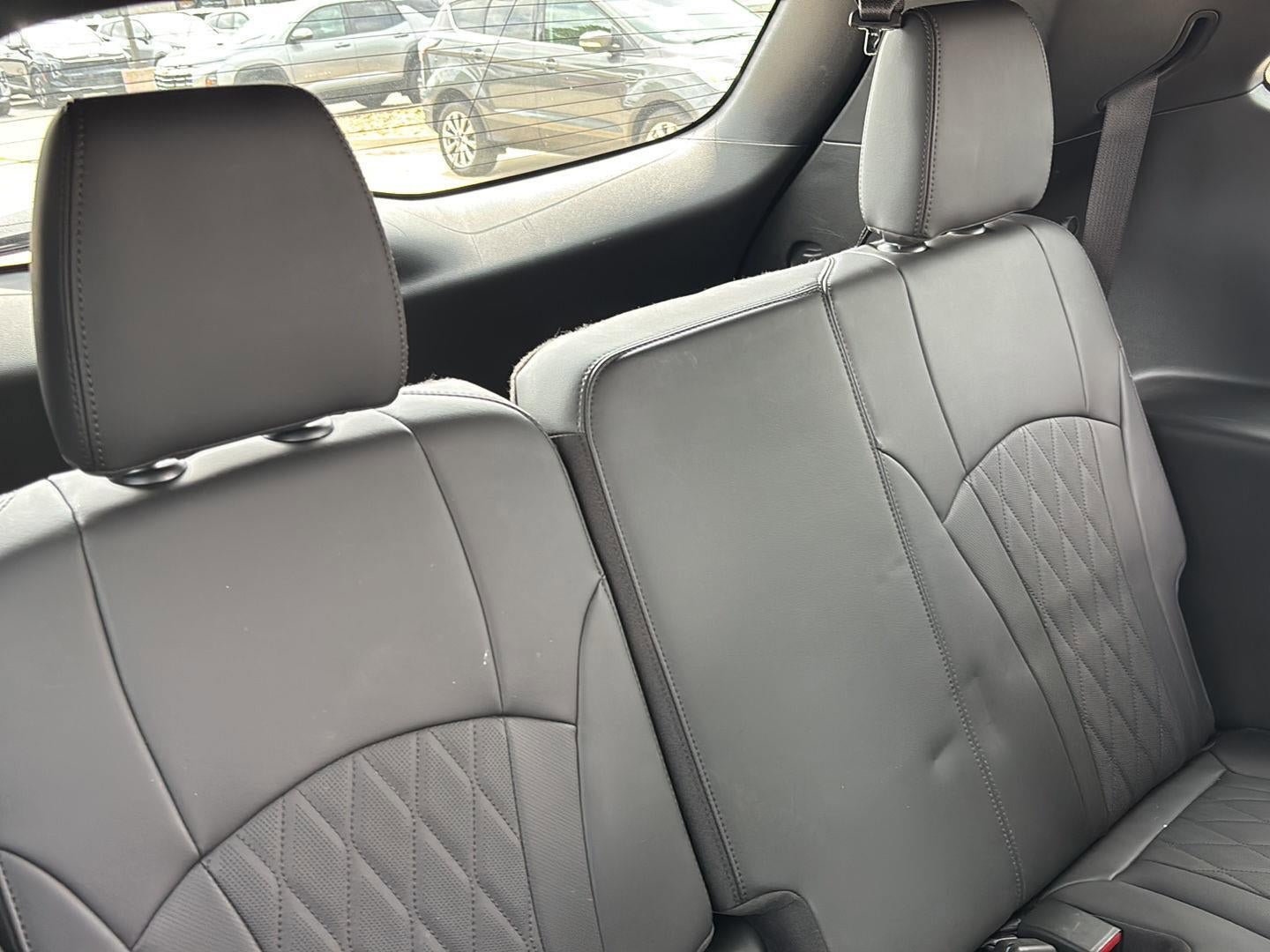 Used 2024 Buick Enclave Avenir w/ Avenir Technology Package AWD/4WD image 25