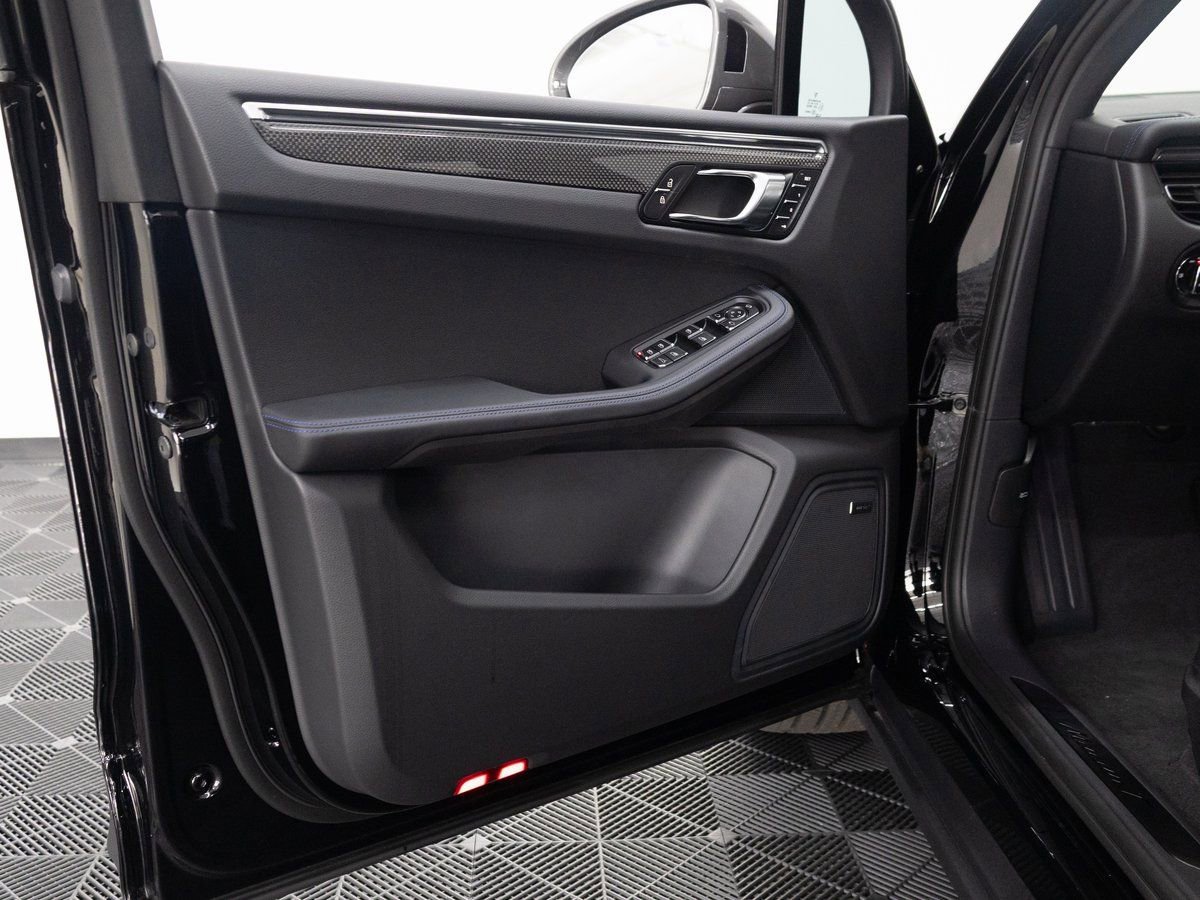 New 2026 Porsche Macan Turbo image 11