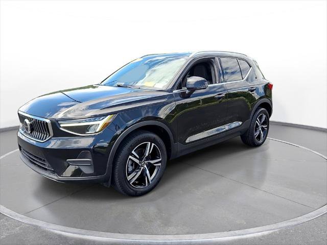 Used 2024 Volvo XC40 B5 Core AWD/4WD image 4