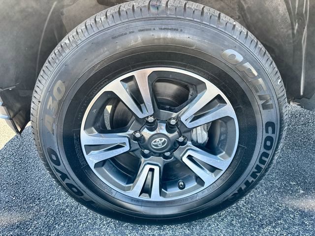 Used 2019 Toyota Tacoma TRD Sport w/ TRD Premium Sport Package image 18