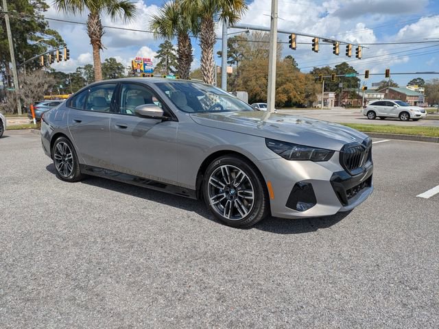 New 2026 BMW 530i xDrive w/ M Sport Package AWD/4WD image 2