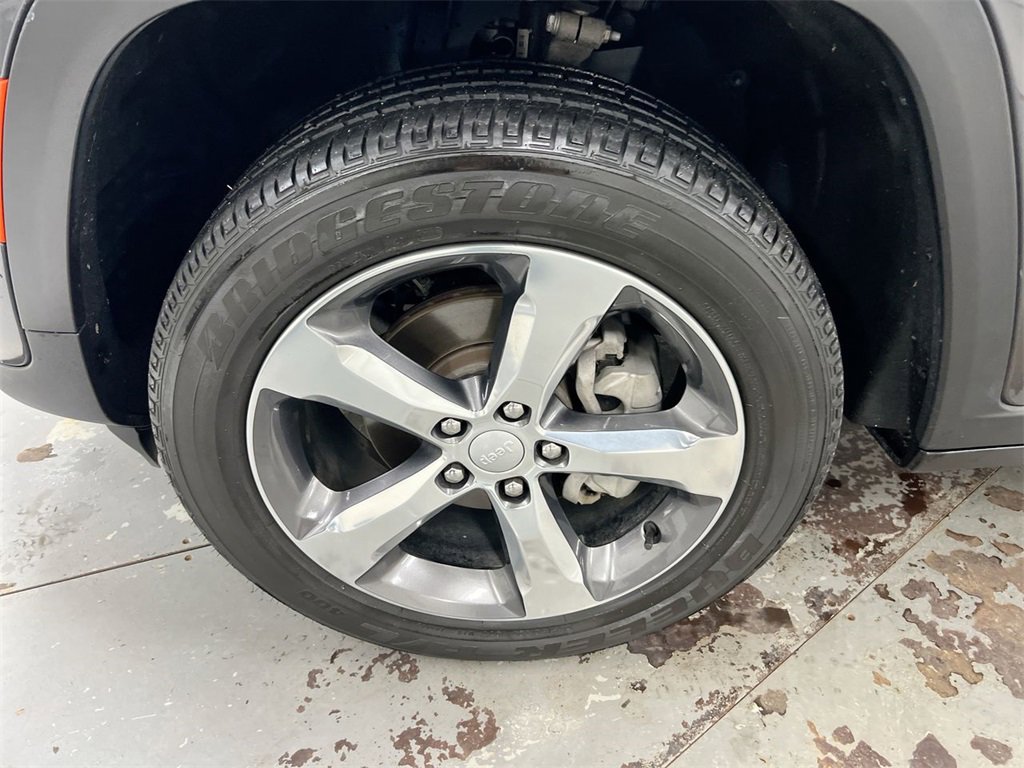 Used 2022 Jeep Grand Cherokee Limited image 26