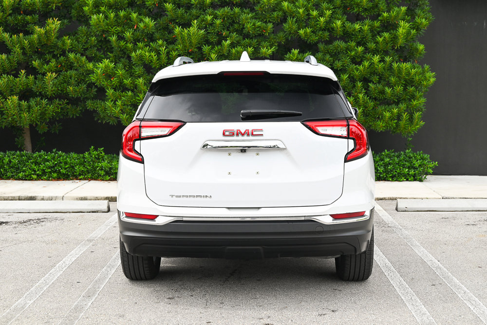 Used 2024 GMC Terrain SLT FWD image 3