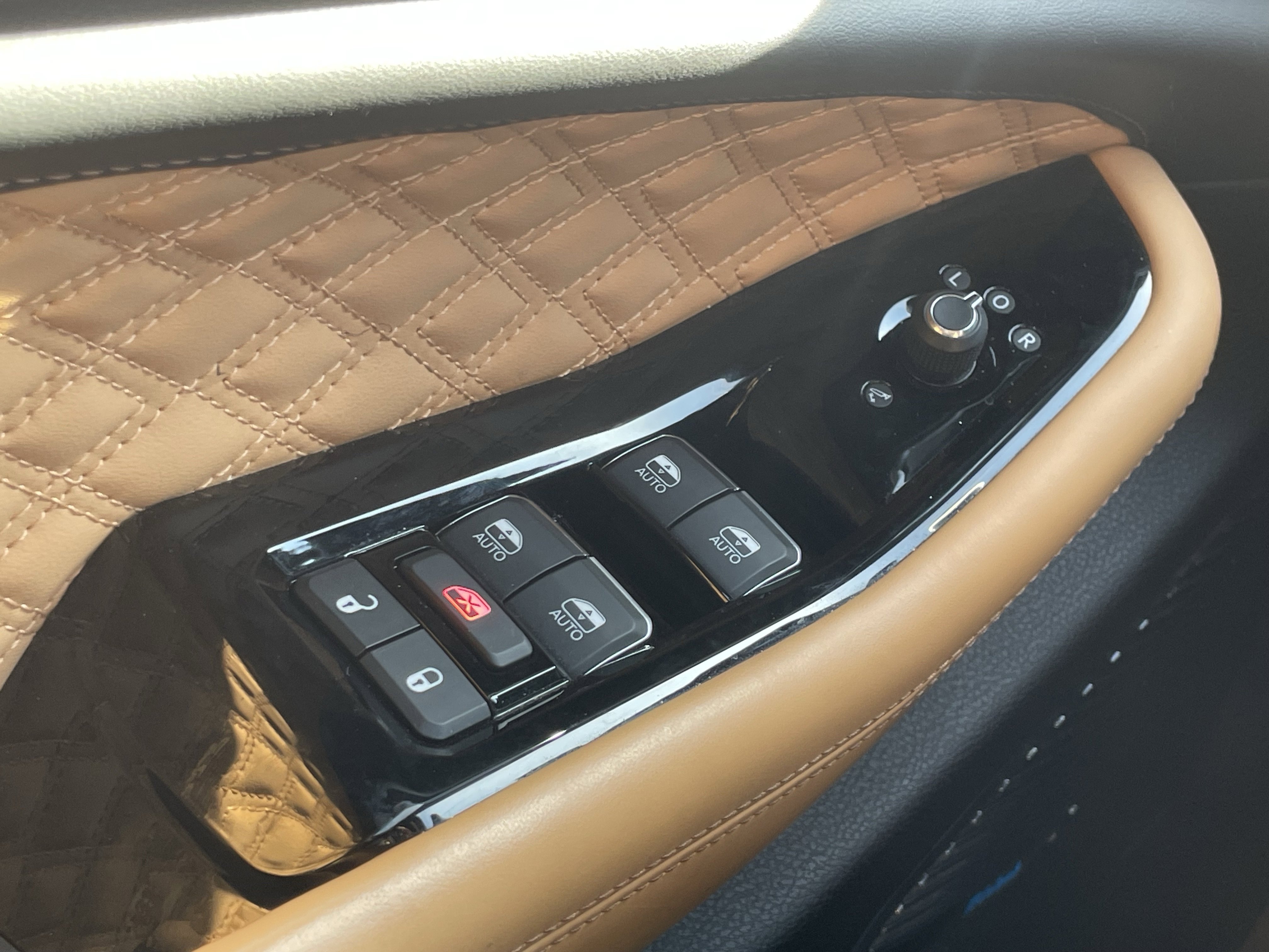 Used 2023 Jeep Grand Cherokee L Summit w/ Advanced Protech Group IV image 17