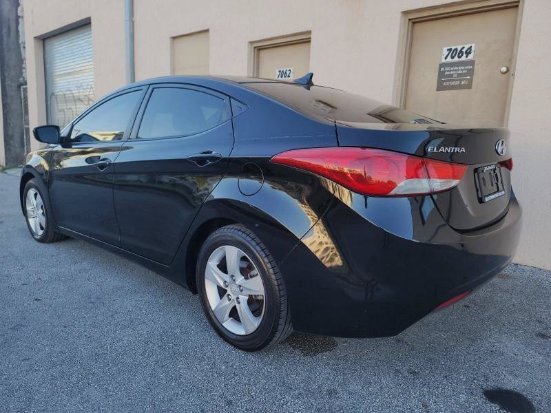 Used 2012 Hyundai Elantra GLS w/ Preferred Pkg 3 FWD image 10