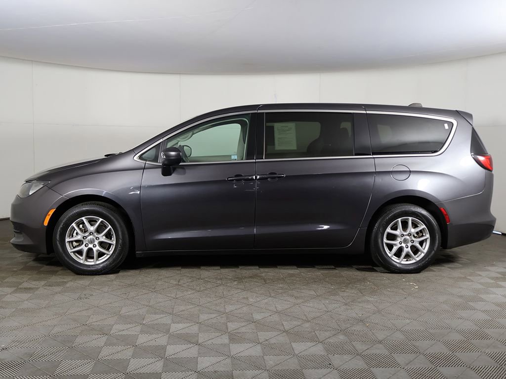 Used 2023 Chrysler Voyager LX FWD image 14