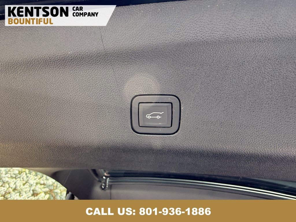 Used 2024 GMC Yukon XL Denali image 41