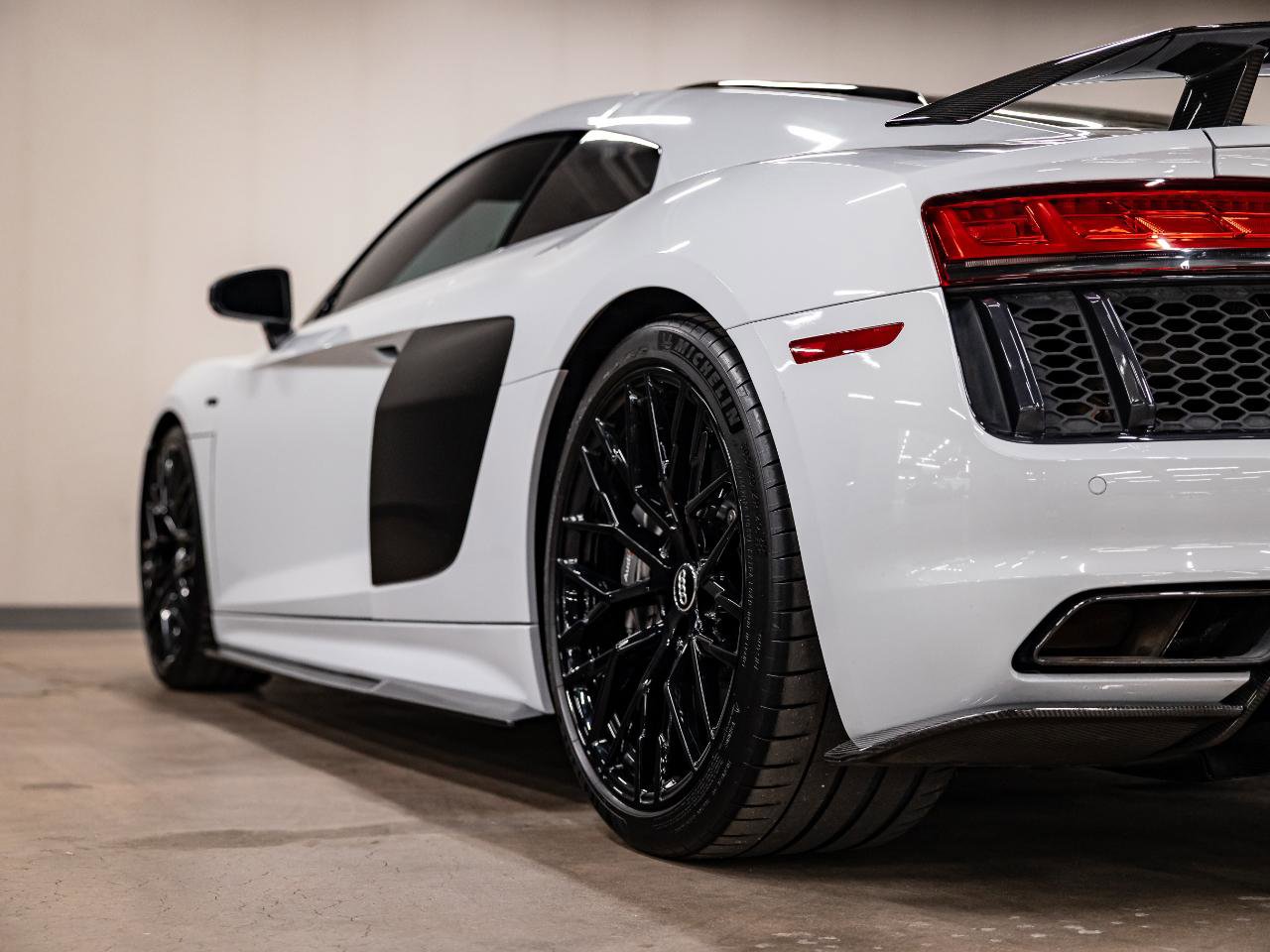 Used 2017 Audi R8 V10 plus image 34