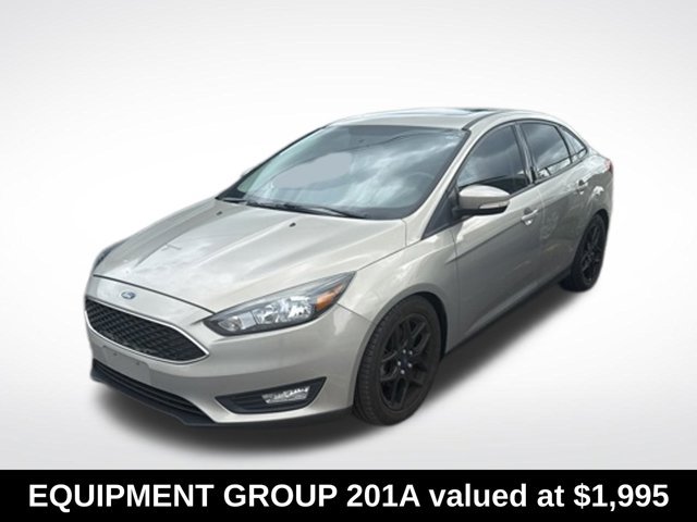 Used 2016 Ford Focus SE w/ Equipment Group 201A FWD image 3