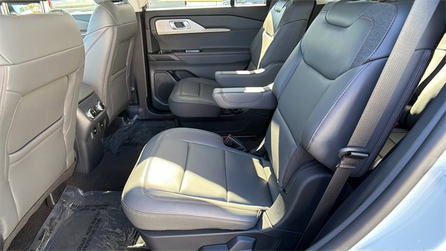 New 2025 Ford Explorer Active w/ Active Comfort Package image 8
