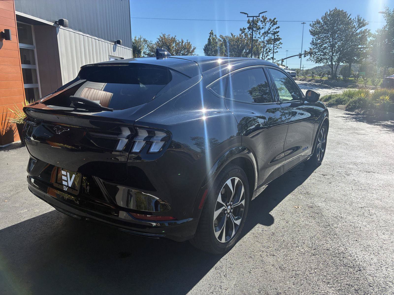 Used 2021 Ford Mustang Mach-E Premium RWD image 6