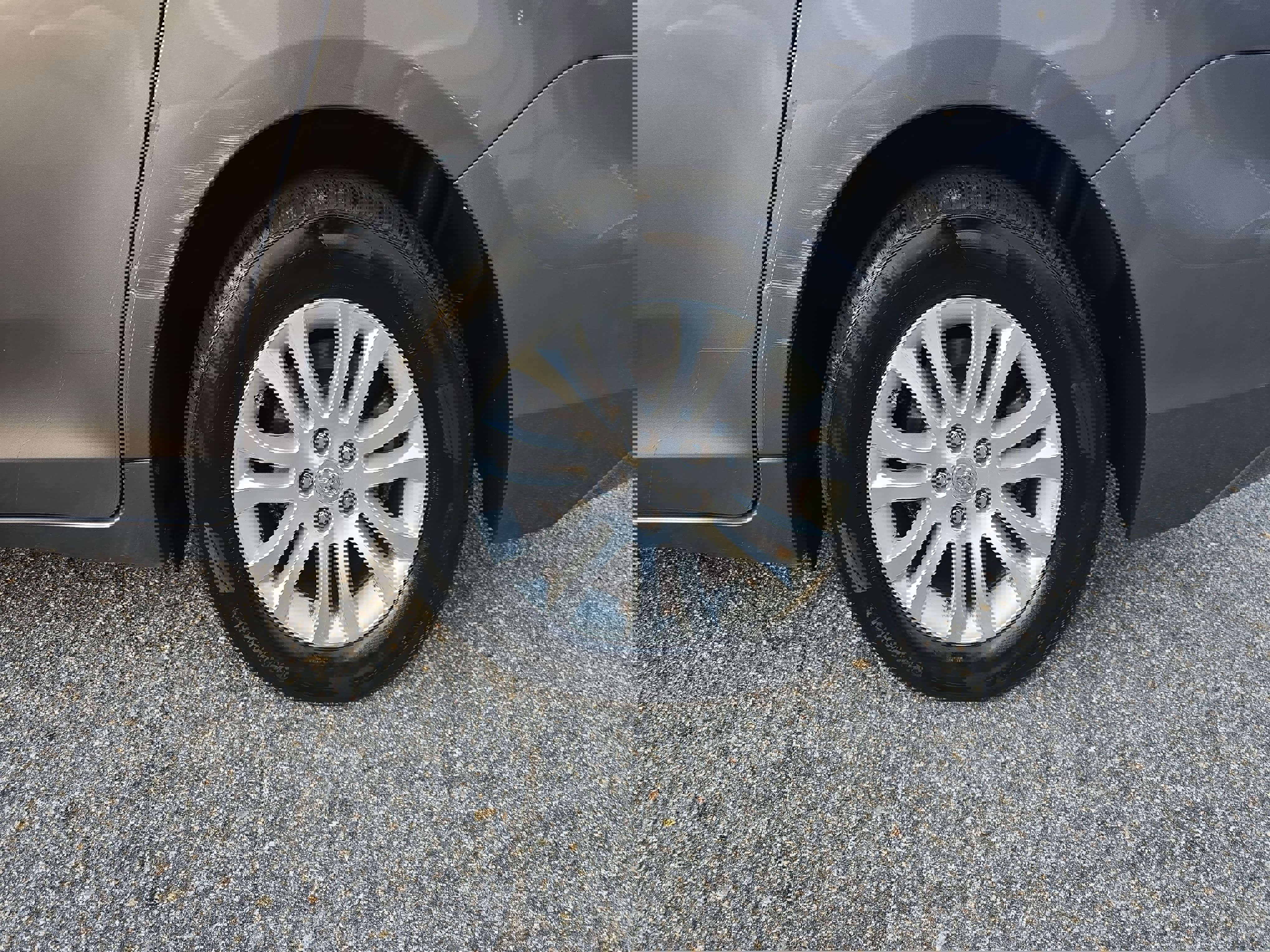 Used 2011 Toyota Sienna XLE image 36