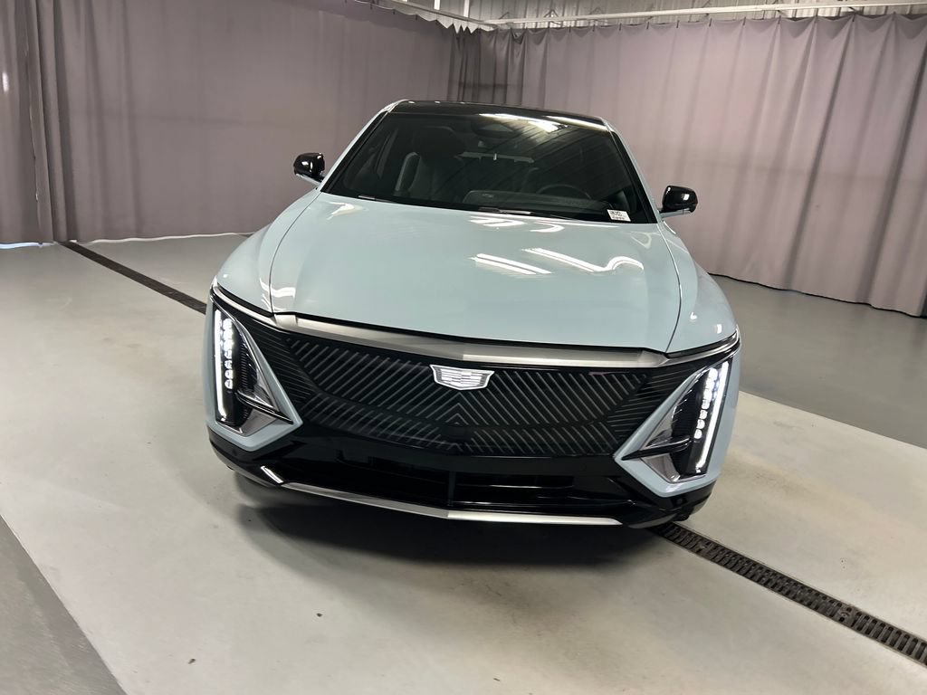 Used 2024 Cadillac Lyriq Tech AWD/4WD image 2