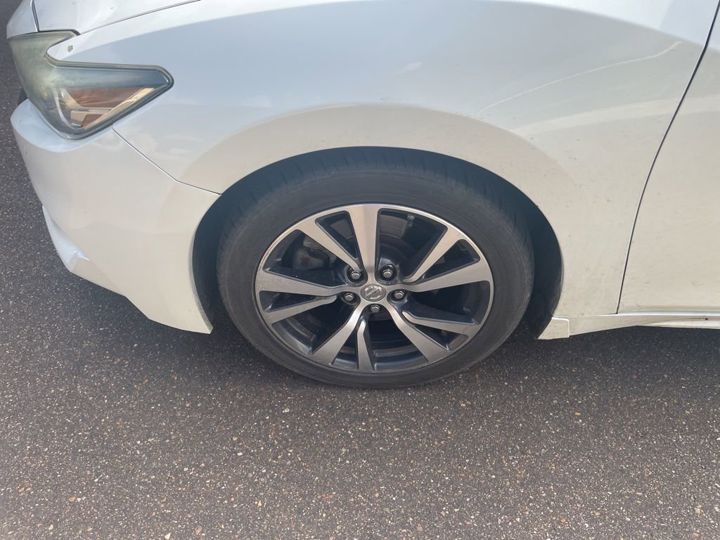 Used 2017 Nissan Maxima Platinum image 3