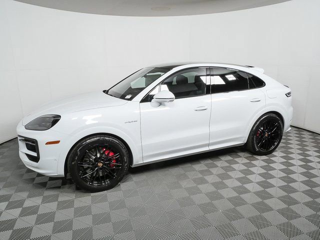 New 2026 Porsche Cayenne S image 2