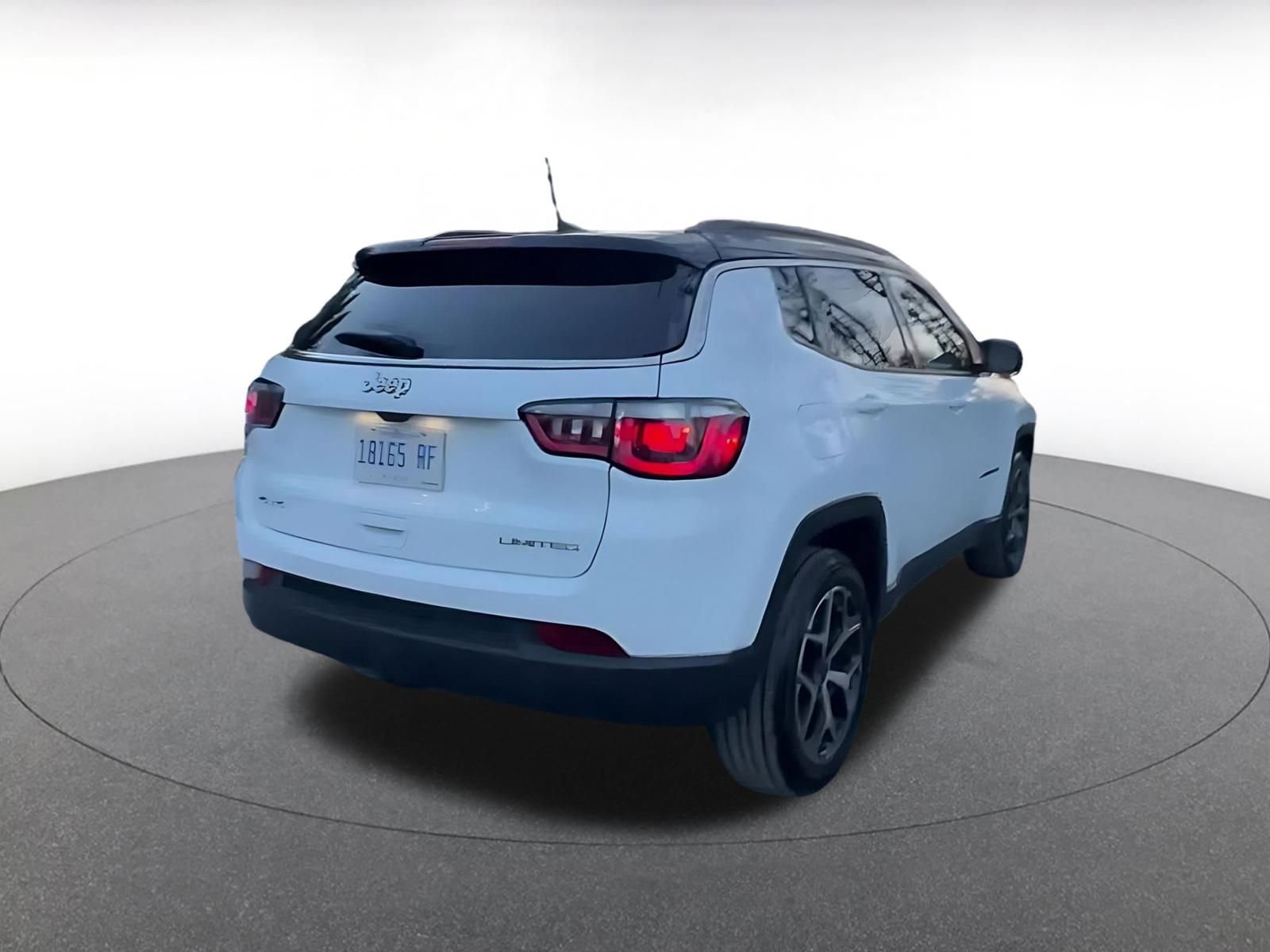 Used 2025 Jeep Compass Limited image 14