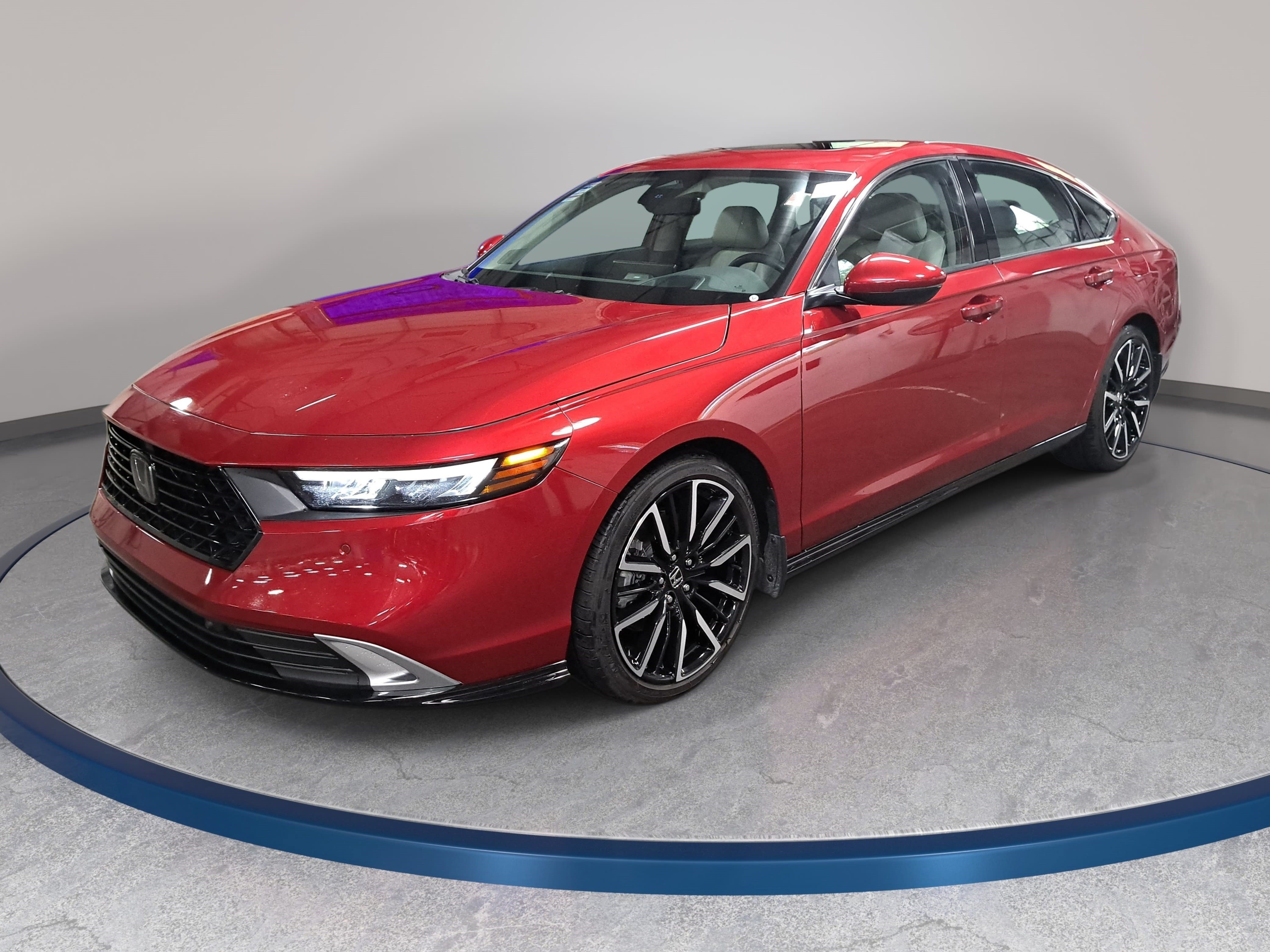 Used 2023 Honda Accord Touring image 1