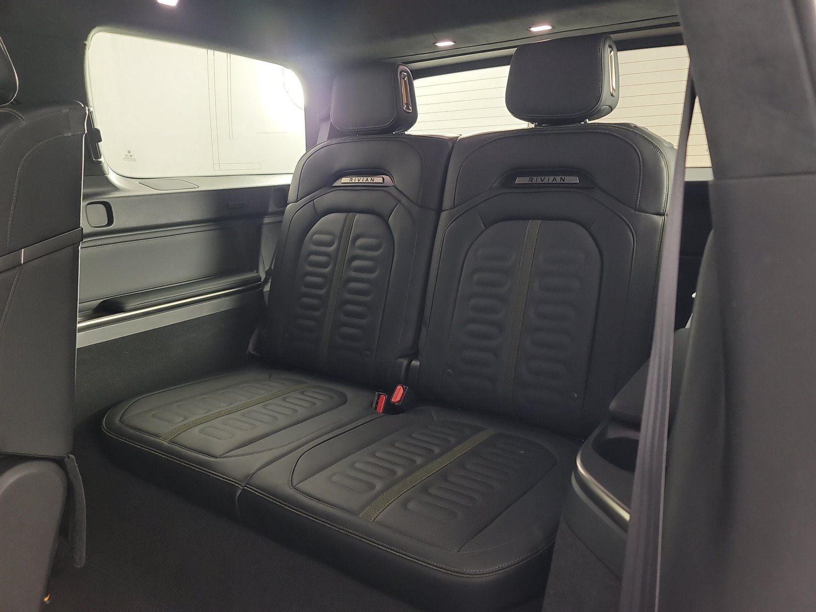 Used 2024 Rivian R1S Adventure AWD/4WD image 22