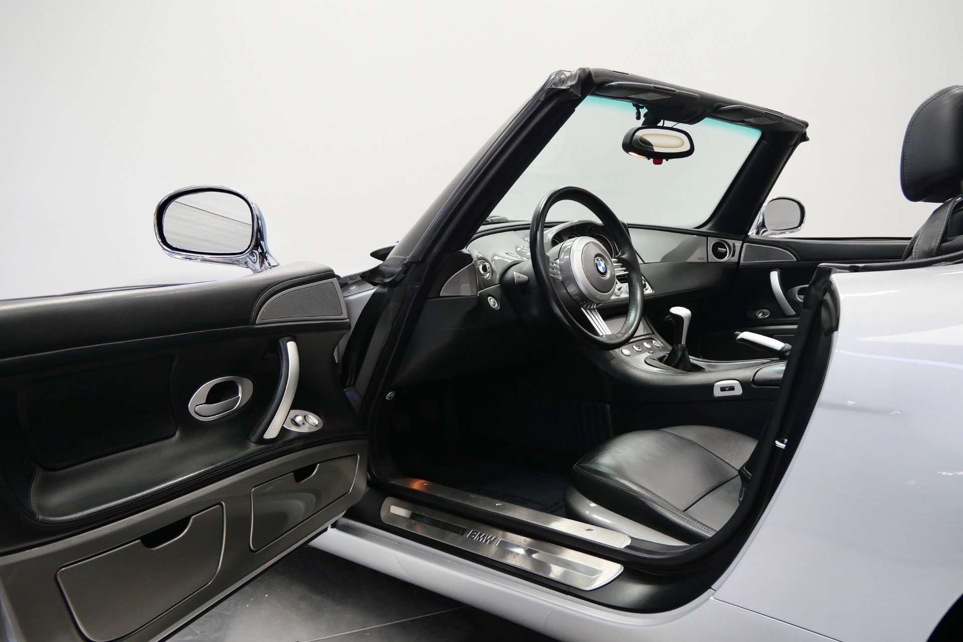 Used 2002 BMW Z8 RWD image 21