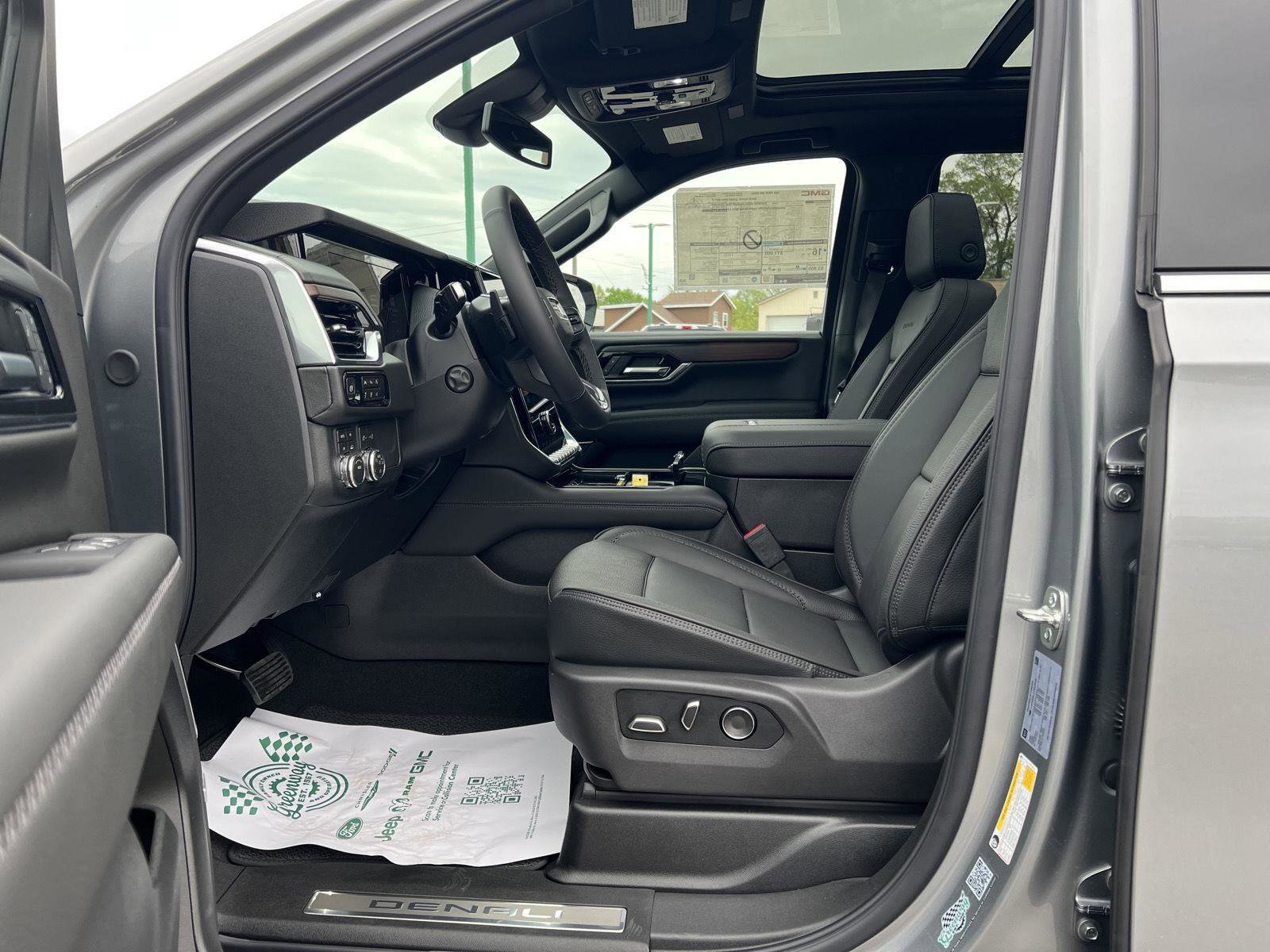 New 2026 GMC Yukon Denali AWD/4WD image 19