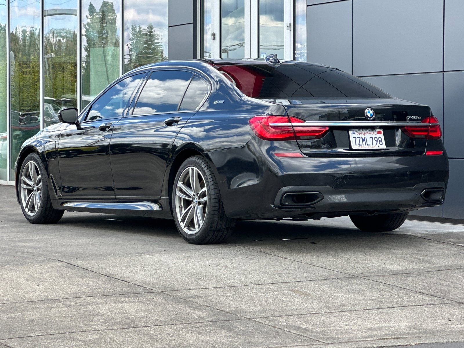 Used 2017 BMW 740e xDrive AWD/4WD image 5