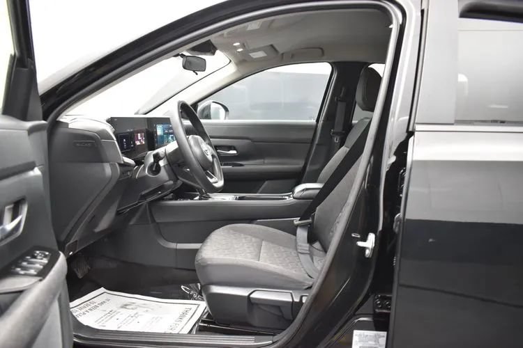 Used 2025 Nissan Kicks SV FWD image 14