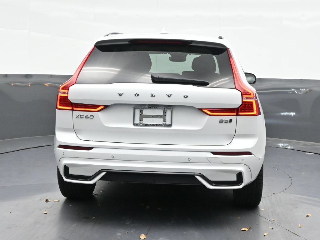 Certified 2024 Volvo XC60 B5 Plus AWD/4WD image 5