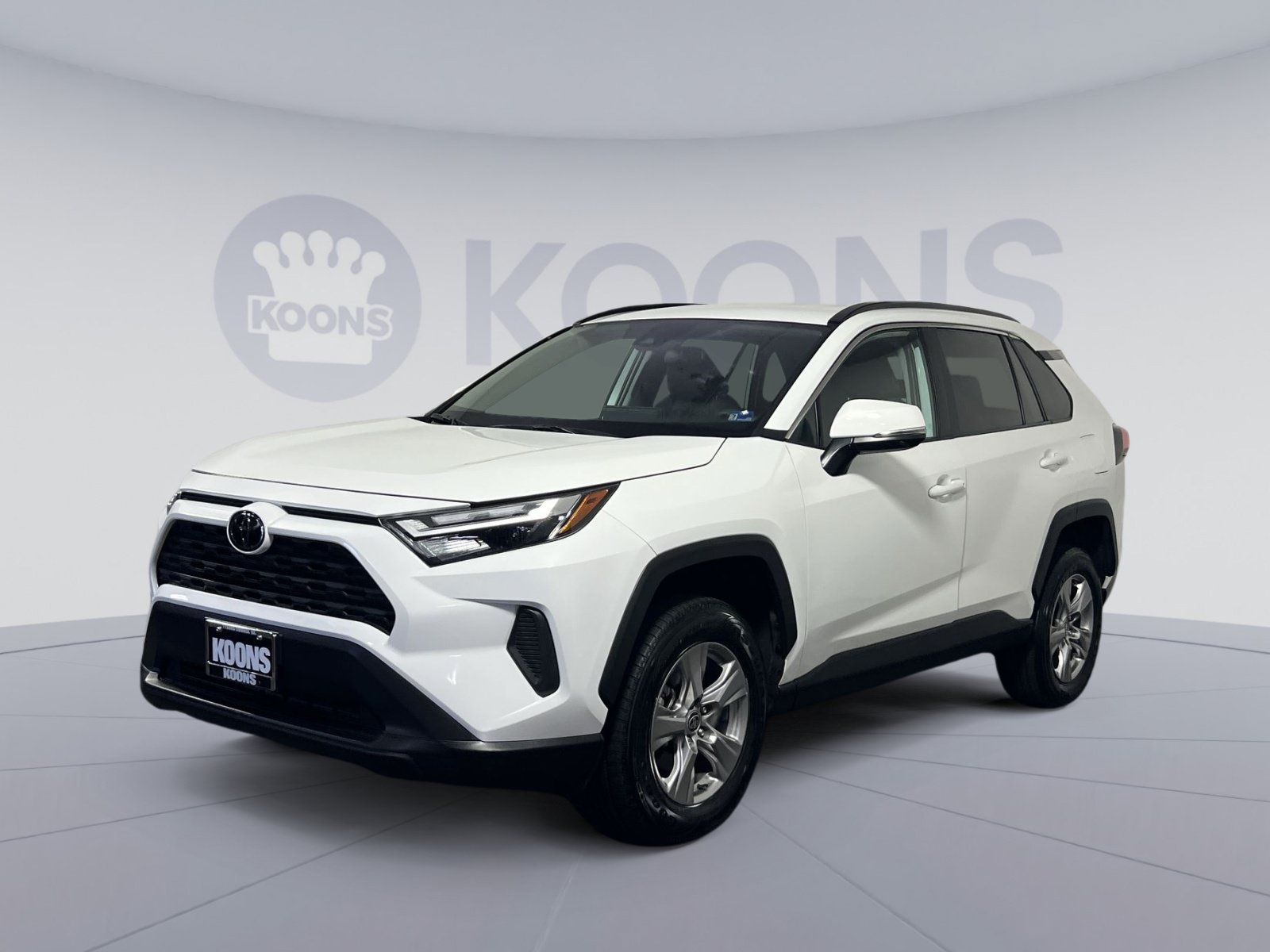 Used 2025 Toyota RAV4 XLE FWD image 5