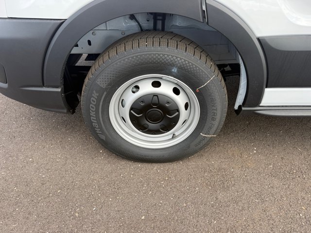 New 2027 Ford Transit 250 148 Medium Roof RWD image 17