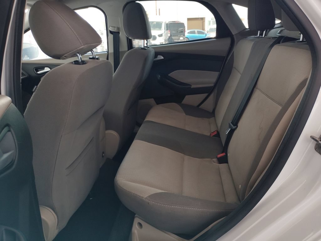 Used 2013 Ford Focus SE FWD image 18