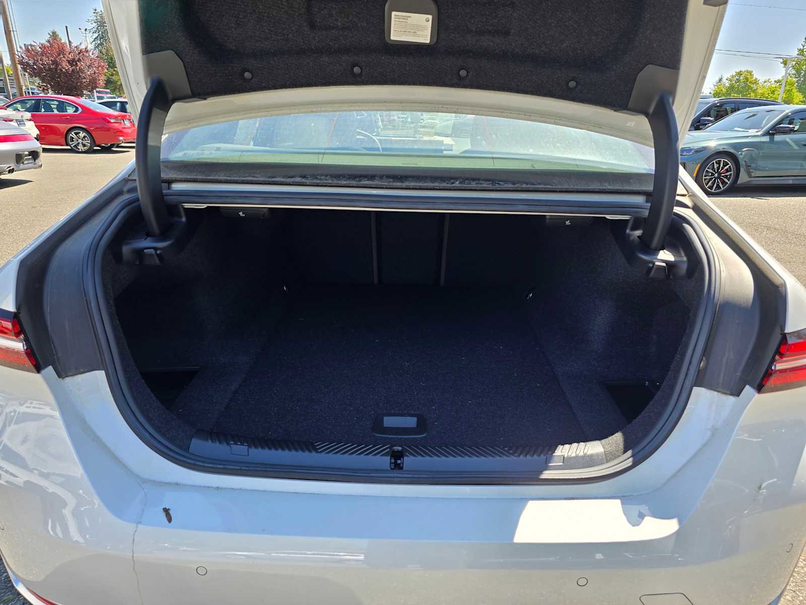 Used 2024 BMW i5 eDrive40i w/ M Sport Package image 16