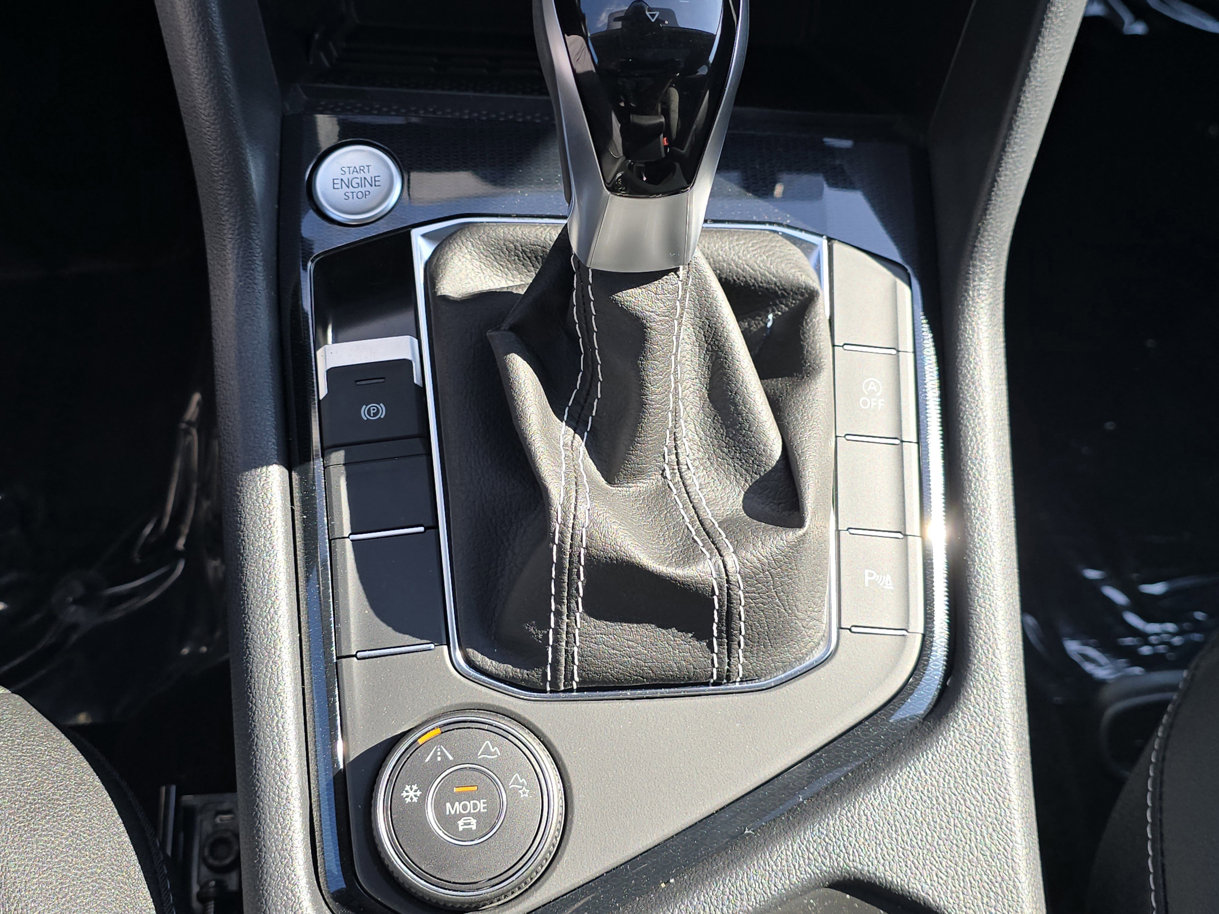 New 2025 Volkswagen Taos SE image 16