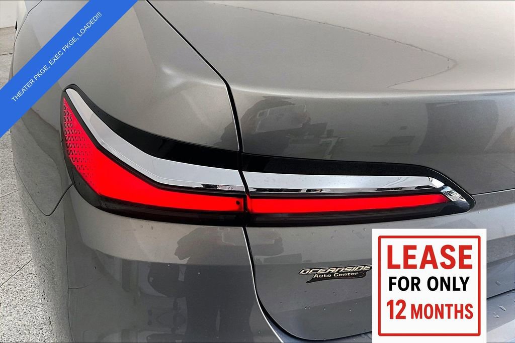 Used 2023 BMW 740i image 42