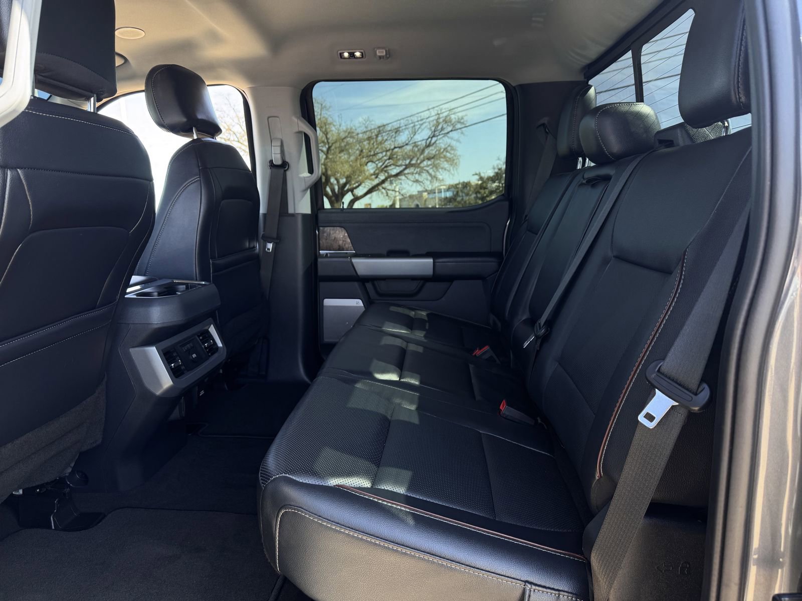 Used 2024 Ford F250 Lariat w/ Lariat Ultimate Package image 31