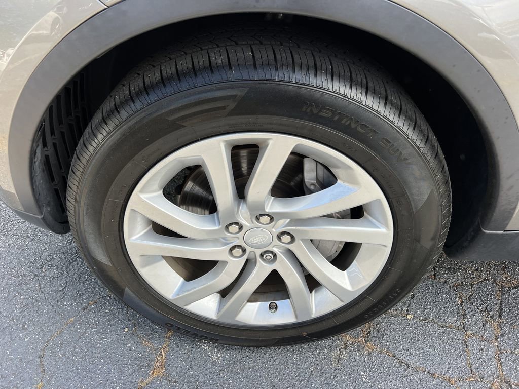 Used 2018 Land Rover Discovery HSE AWD/4WD image 9