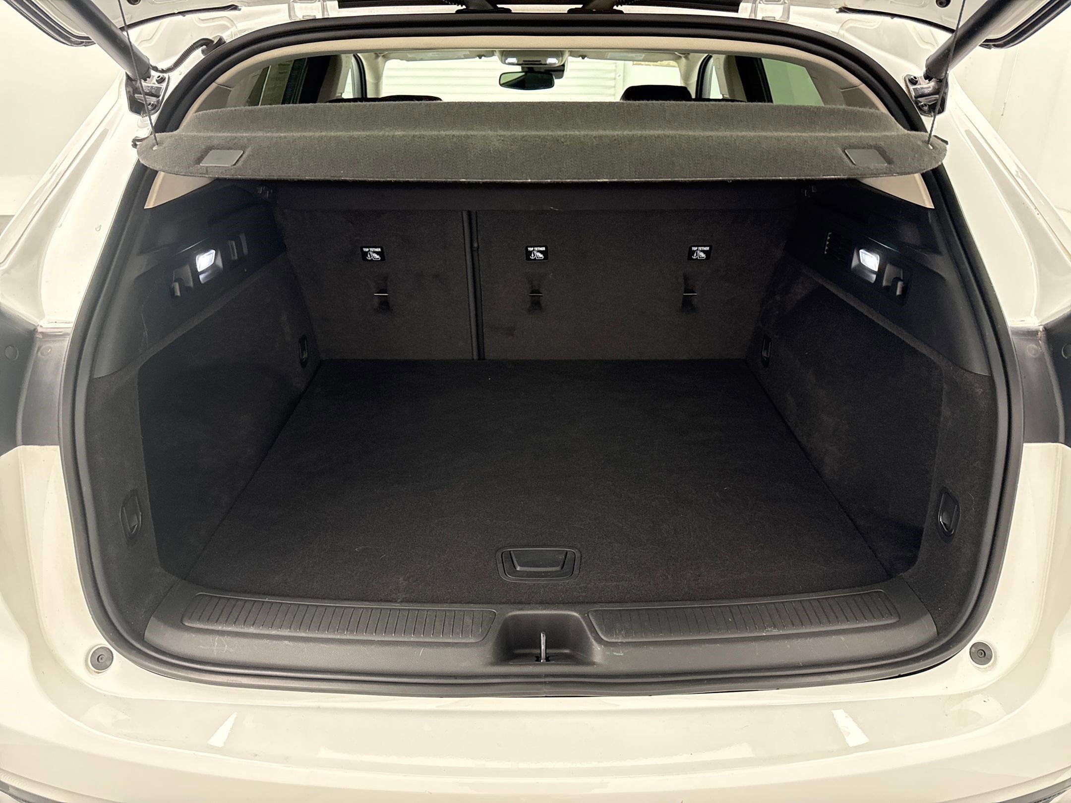 Certified 2022 Buick Envision Essence w/ Sport Touring Package image 21