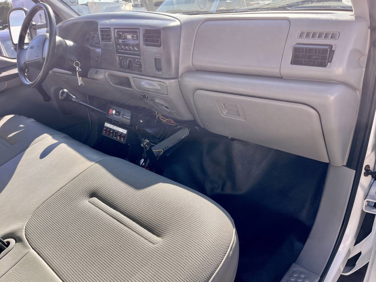 Used 2001 Ford F550 2WD Regular Cab Super Duty image 14