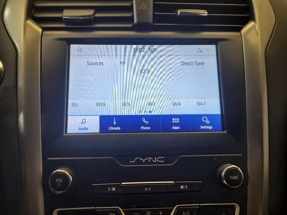 Used 2020 Ford Fusion SE image 25