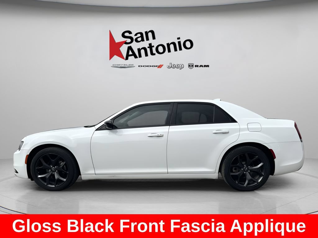 Certified 2023 Chrysler 300 Touring w/ Sport Appearance Package RWD image 9