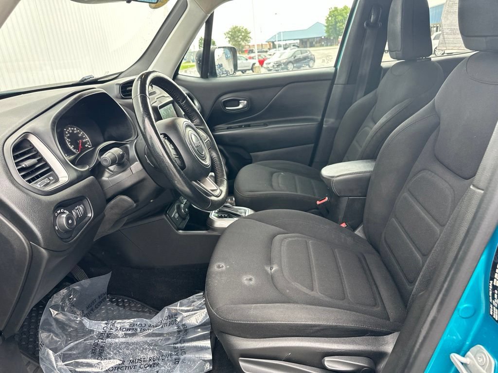 Used 2022 Jeep Renegade Latitude AWD/4WD image 14