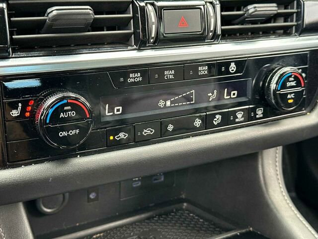 Used 2023 Nissan Pathfinder SL image 26