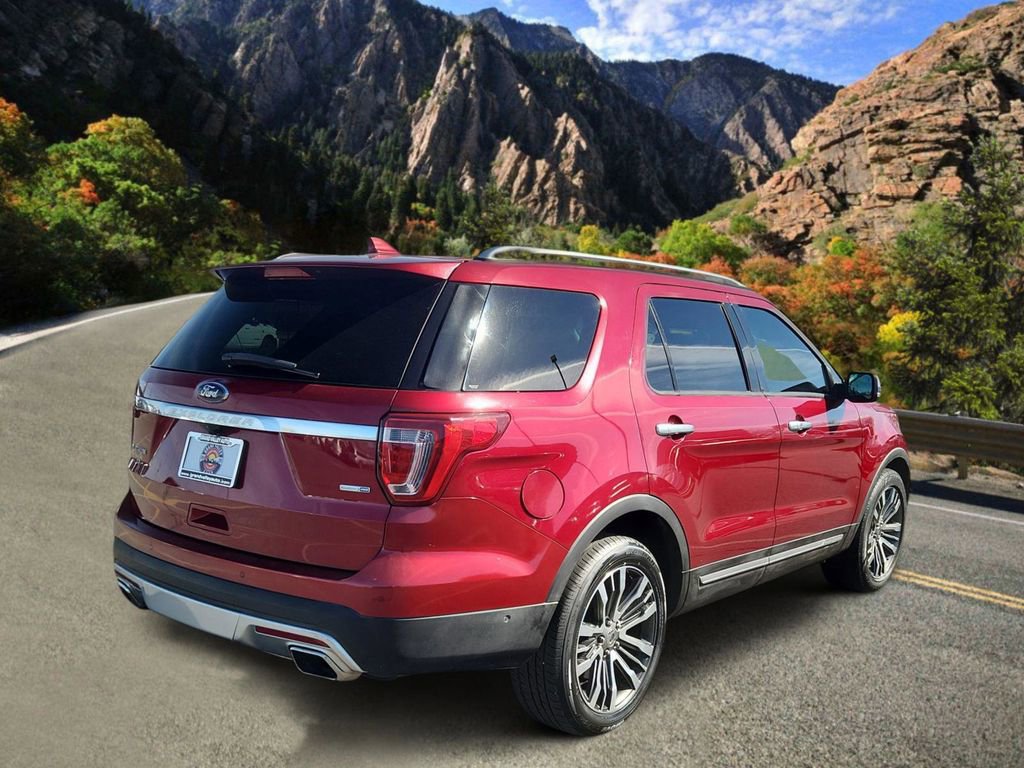 Used 2017 Ford Explorer Platinum image 3