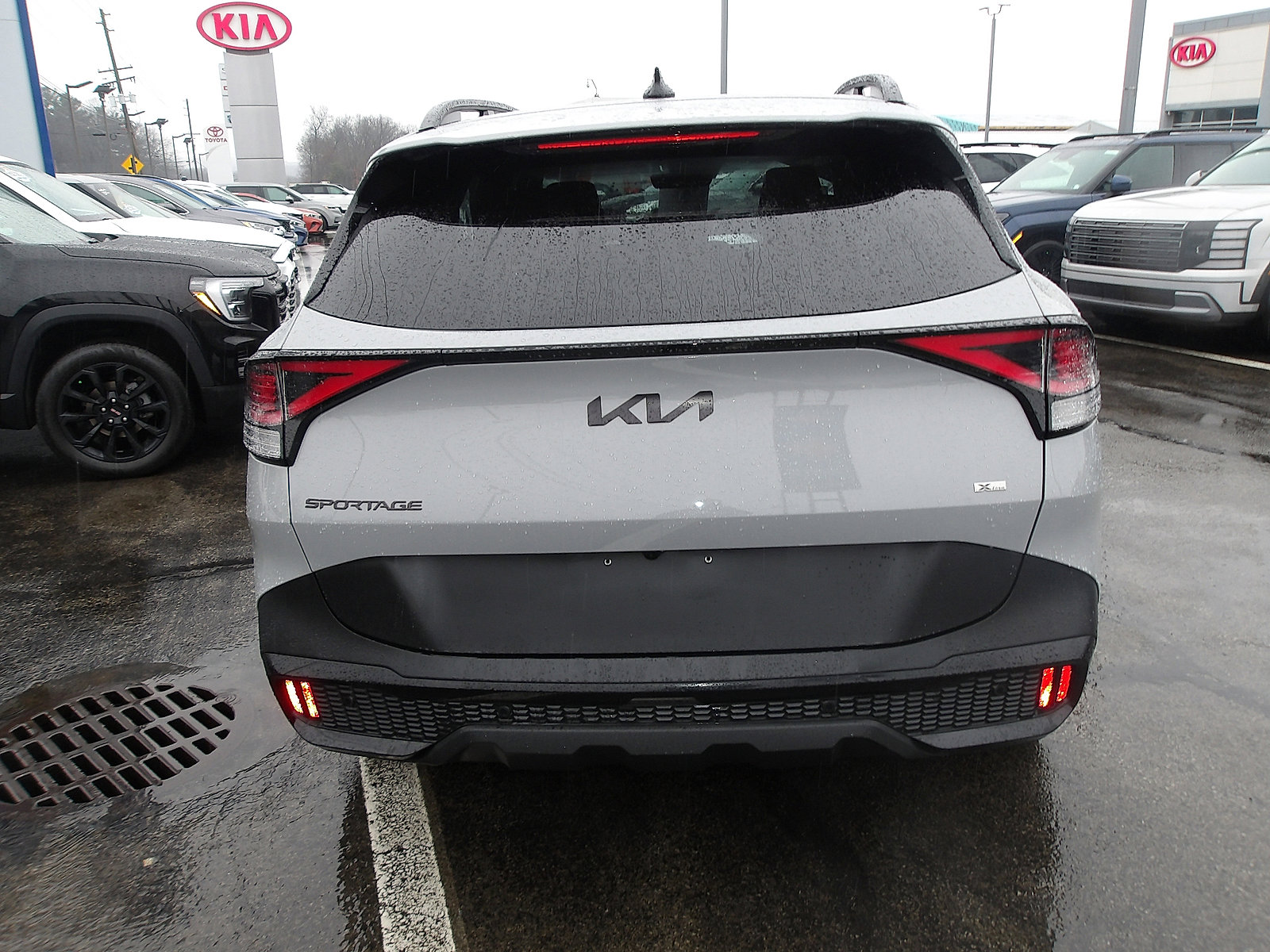 Used 2025 Kia Sportage X-Line w/ Premium Package image 6
